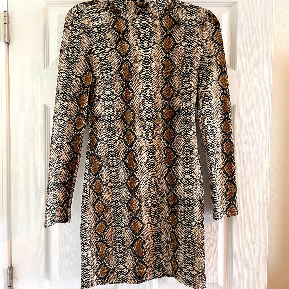 Stretchy Leopard Print Mini Dress
